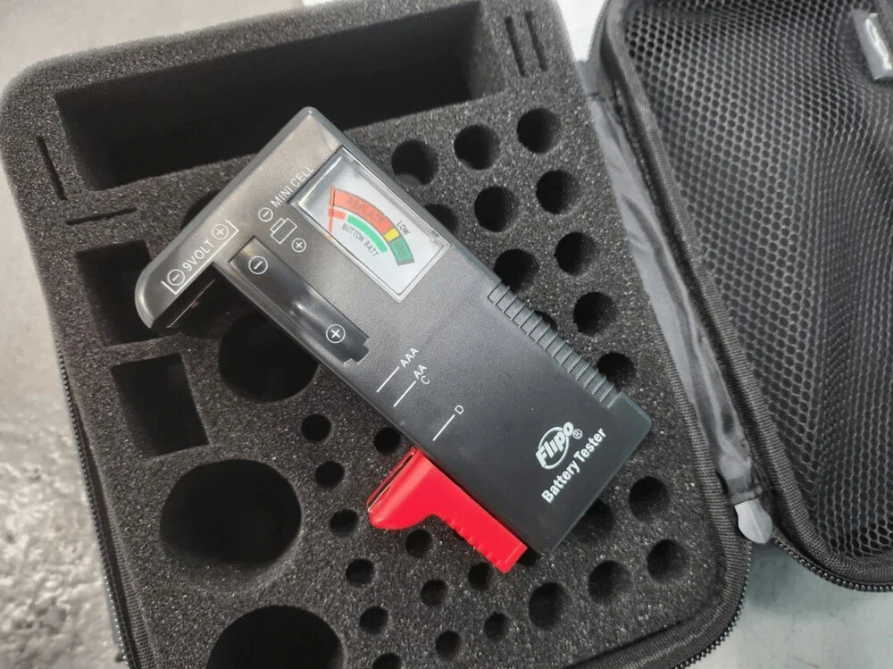 Flipo Batter Storage Case w/Battery Tester